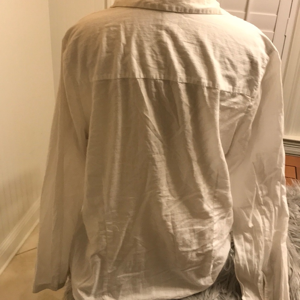 Button up top - Picture 3 of 5